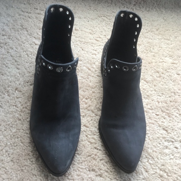 Gianni Bini Shoes - Gianni Bini Short Booties Gianni Bini Shoes - Gianni Bini Short Booties